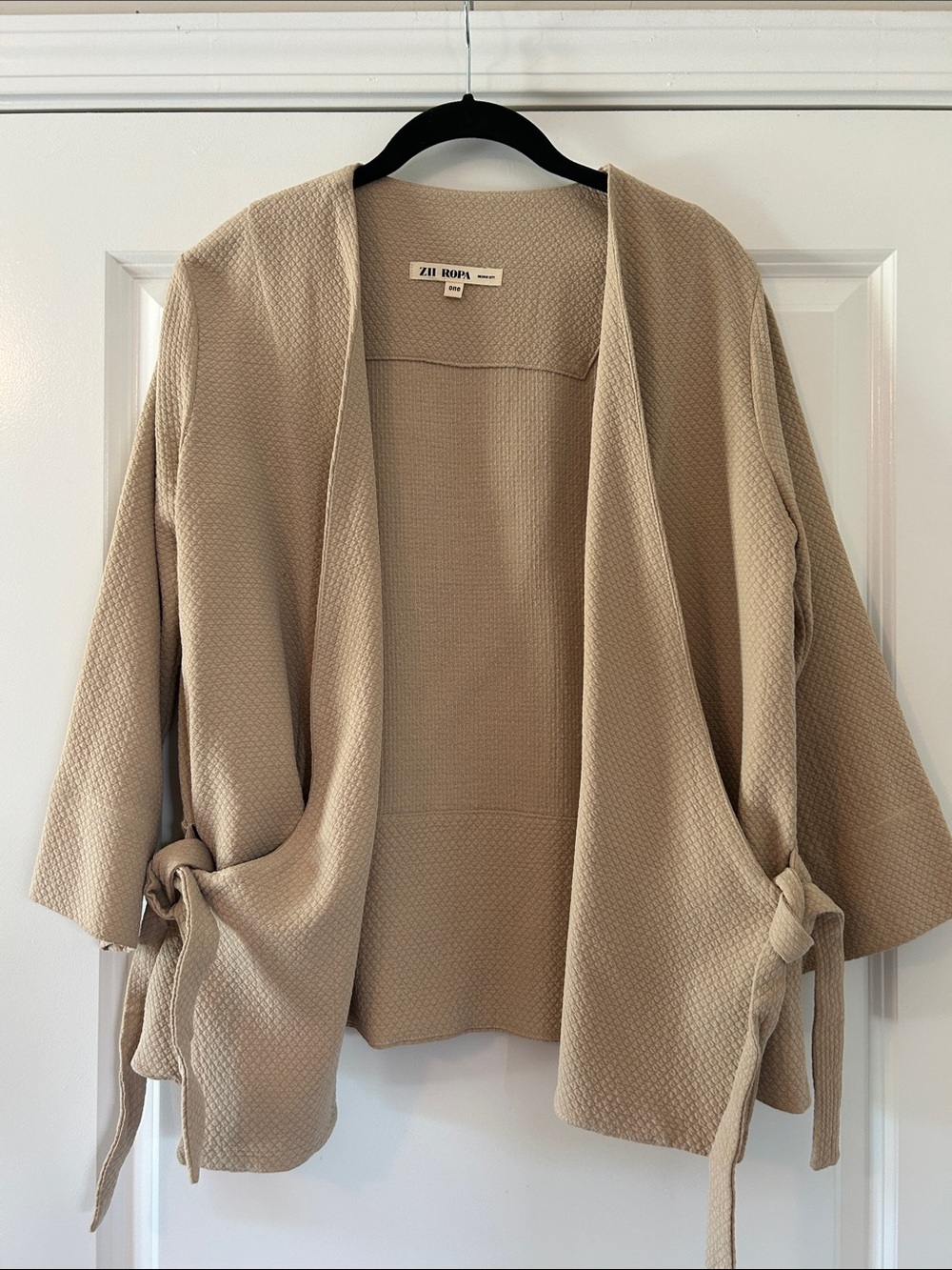 Zii Ropa Beige Textured Open-Front Jacket - Picture 2 of 8